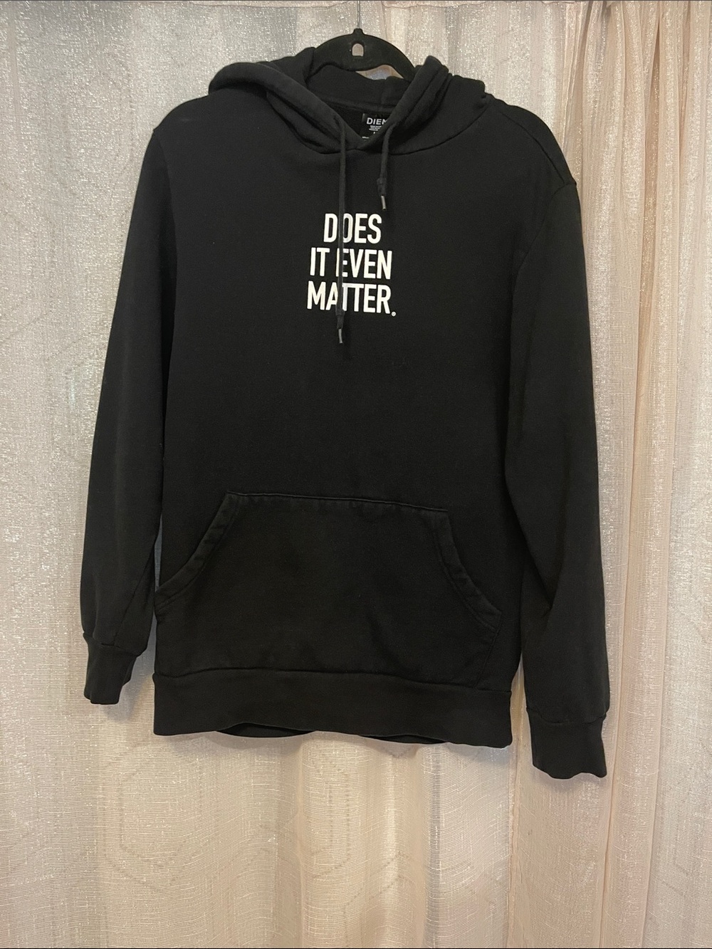 Does It Even Matter Black Graphic Pullover Hoodie - Unbranded